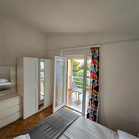 Pensionat Villa Karme Soba 6 *
